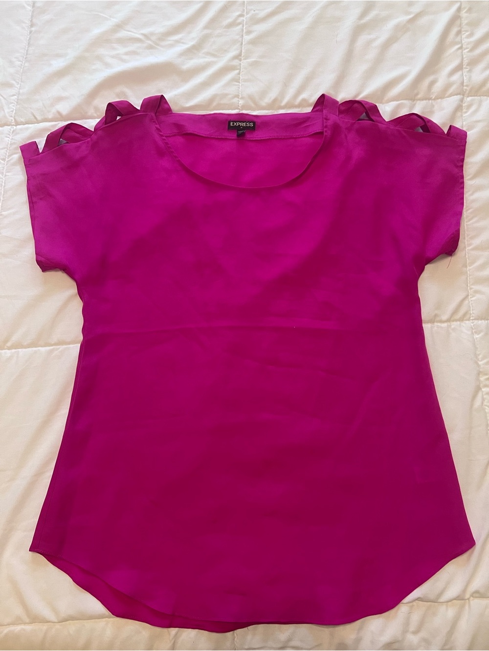 Express Women’s Magenta Cold-Shoulder Top